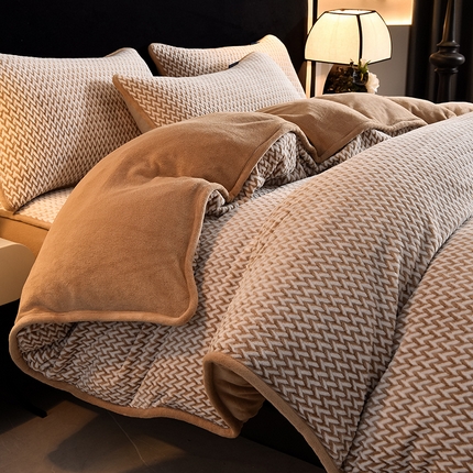 91家纺网 家纺一手货源 找家纺 好眠好梦家纺 2024新款色织提花牛奶绒床笠四件套 奶咖