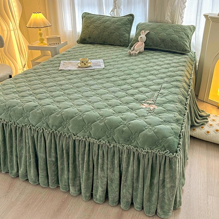 91家纺网 家纺一手货源 找家纺 （总）好眠好梦家纺 2024新款A类牛奶绒床裙-百合花开