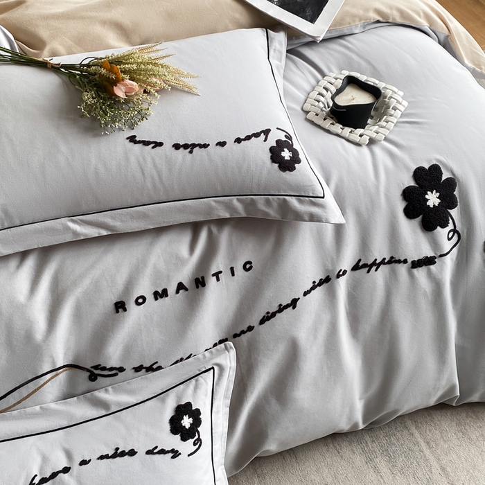 91家纺网 家纺一手货源 找家纺 涵宸家纺 2024新款全棉磨毛毛巾绣四件套--邦尼系列 邦尼-灰