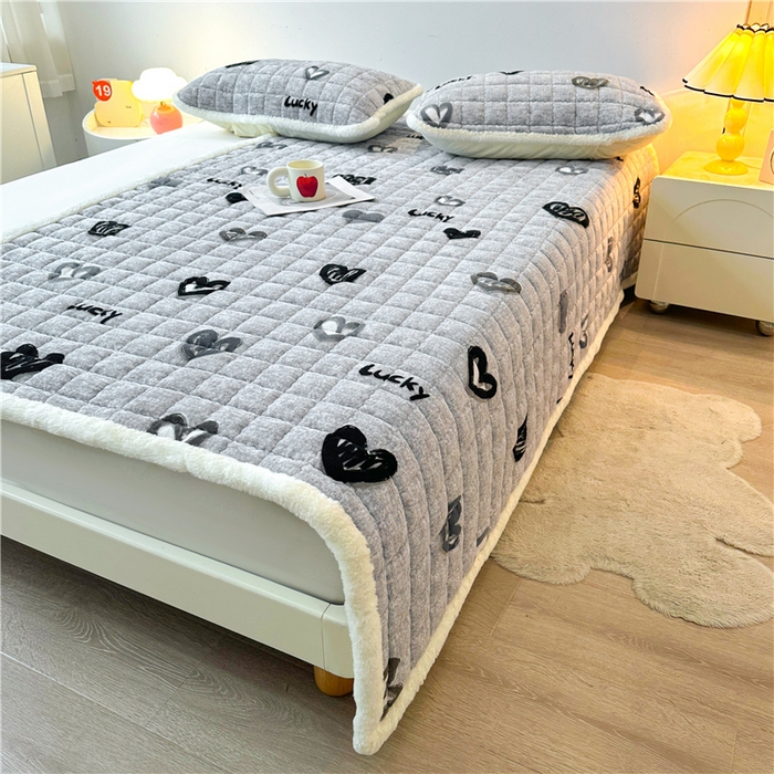 91家纺网 家纺一手货源 找家纺 喜居 2024新款印花牛奶绒床褥垫加厚宝宝绒床褥子床垫薄床垫 幸运心情