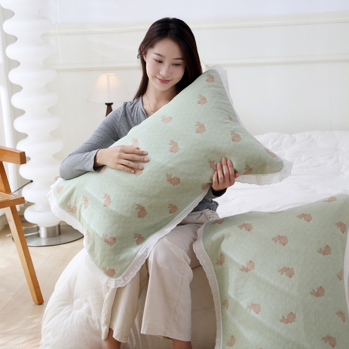 91家纺网 家纺一手货源 找家纺 朴尔家纺-毛巾被 2024新款韩版小碎花边全棉四层纱布枕巾 领结兔-绿