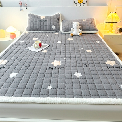 91家纺网 家纺一手货源 找家纺 喜居 2024新款印花牛奶绒床褥垫加厚宝宝绒床褥子床垫薄床垫 满天星