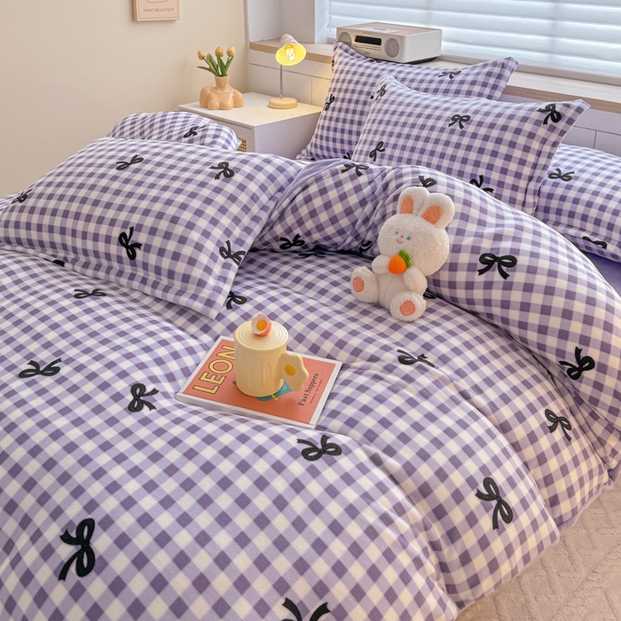 91家纺网 家纺一手货源 找家纺 妖妖家纺 2024新款高克重200克印花牛奶绒四件套 格子蝴蝶结-紫