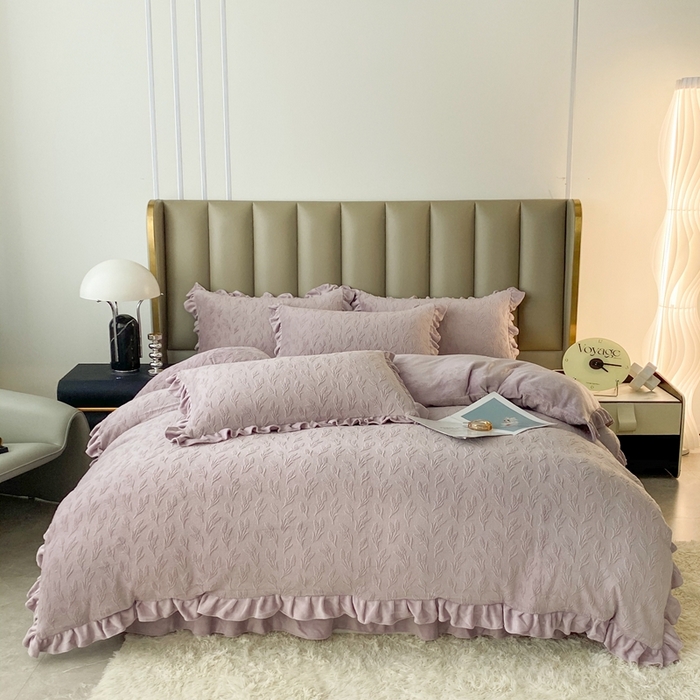 91家纺网 家纺一手货源 找家纺 美伦美焕 2024新款雕花绒床盖四件套（控价238） 大麦-芋紫