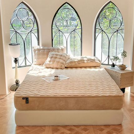 91家纺网 家纺一手货源 找家纺 （总）可恩欣 2025新款托斯卡纳兔毛绒牛奶绒床笠床罩床垫套【跨境供货】可真空压缩