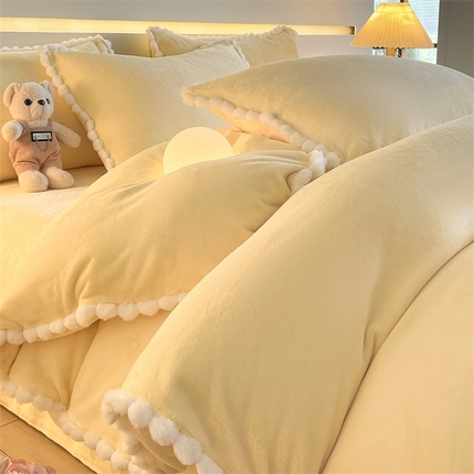 91家纺网 家纺一手货源 找家纺 （总）盛秋家纺 2025新款A类牛奶绒毛球工艺款四件套-琳达（自然光）