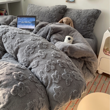 91家纺网 家纺一手货源 找家纺 （总）六巷胡同 2024新款INS博主风云朵花舒棉绒四件套