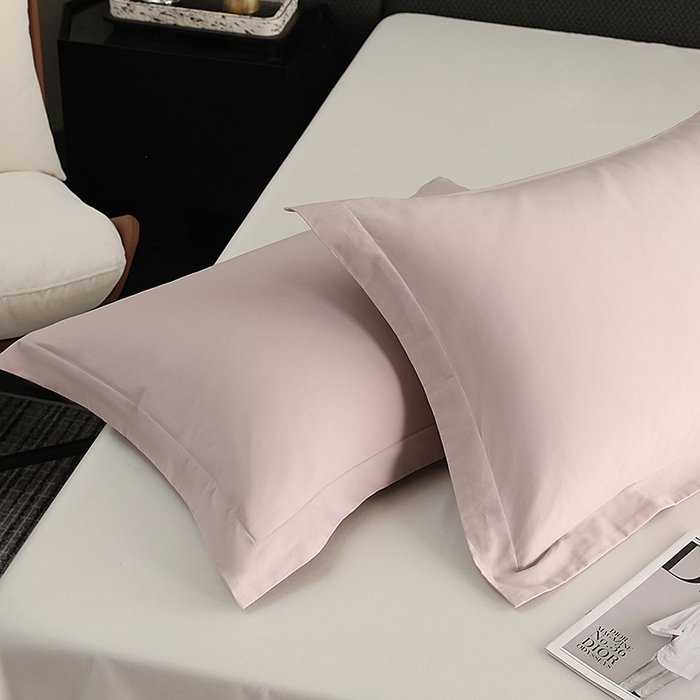 91家纺网 家纺一手货源 找家纺 莱阁亿 2025秋冬新款高支高密全棉纯棉磨毛双拼纯色单枕套 枕套单件 浅玉粉&粉糖