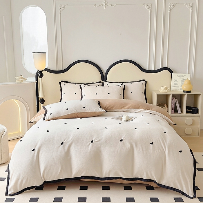 91家纺网 家纺一手货源 找家纺 （总）美梦家纺 2024新款秋冬高克重牛奶绒绣花四件套系列-绒爱心