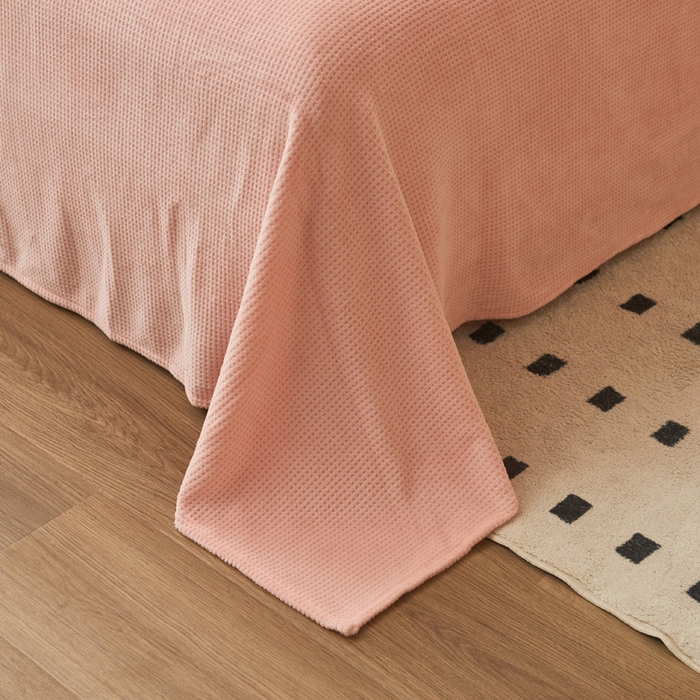 91家纺网 家纺一手货源 找家纺 吾诺家居 2024新款秋冬华夫格牛奶绒单床单系列 浅玉色