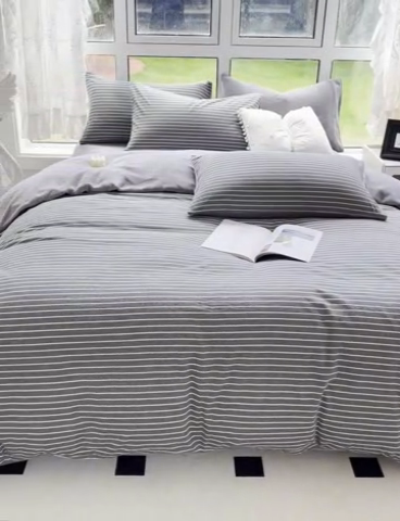 91家纺网 家纺一手货源 找家纺 2024最新无印良品风双拼全棉色织水洗棉加牛奶绒四件套简约全棉拼牛奶绒 棉+绒-中条纹深灰