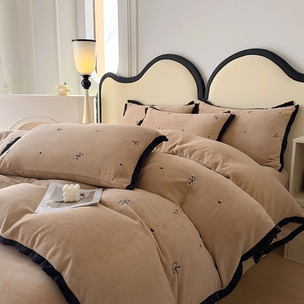 美梦家纺 2024新款秋冬高克重牛奶绒绣花四件套系列-绒蝴蝶结 绒蝴蝶结-卡其