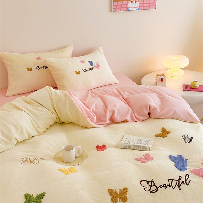 91家纺网 家纺一手货源 找家纺 （总）沐棉 2024新款纯色牛奶绒毛巾绣款四件套