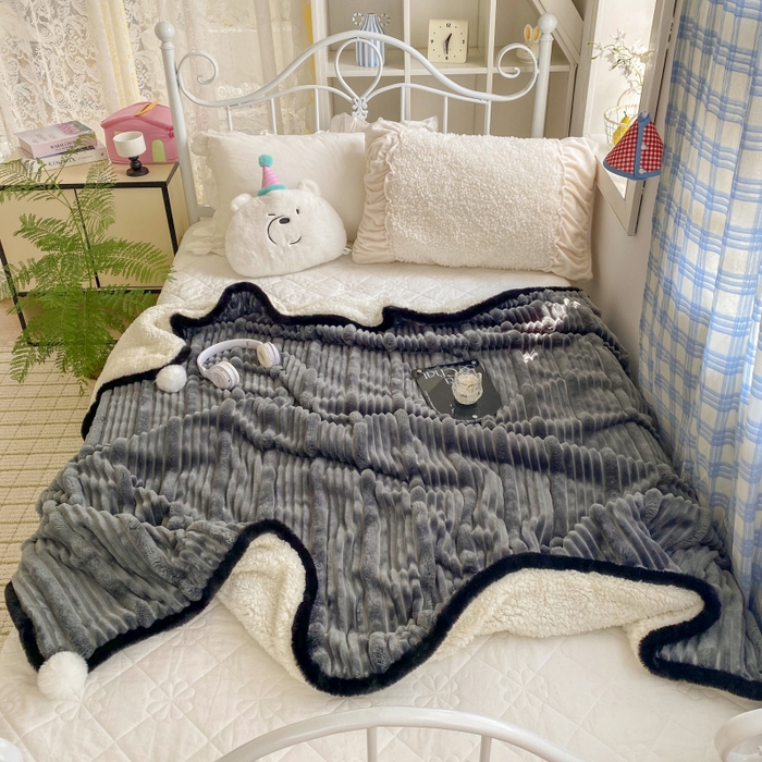 91家纺网 家纺一手货源 找家纺 潮邦 2025秋冬子母抽条羊羔绒球毯 子母抽条球毯-深灰
