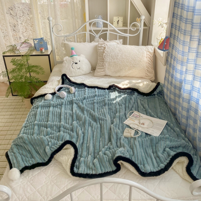 91家纺网 家纺一手货源 找家纺 潮邦 2025秋冬子母抽条羊羔绒球毯 子母抽条球毯-蓝色