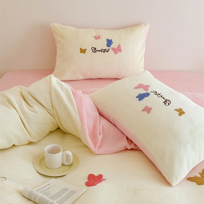 91家纺网 家纺一手货源 找家纺 （总）沐棉 2024新款纯色牛奶绒毛巾绣款四件套