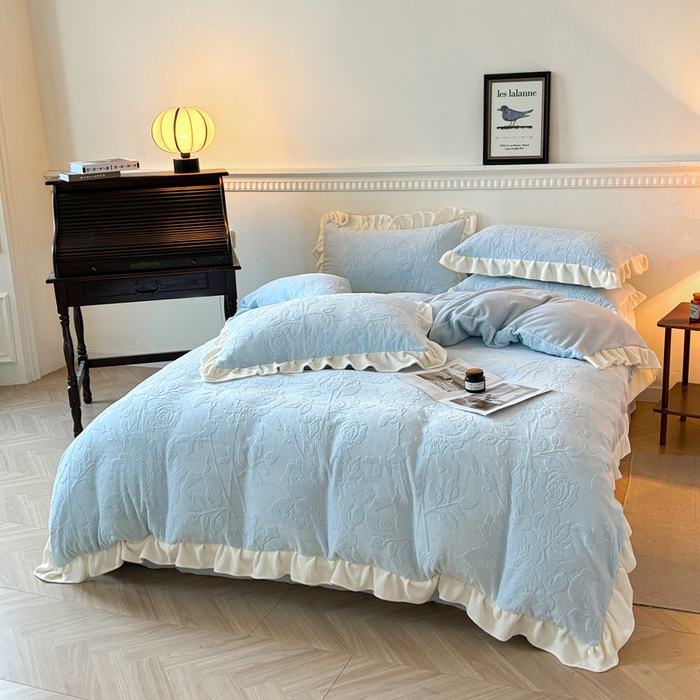 91家纺网 家纺一手货源 找家纺 大境 2024新款维也纳牛奶绒提花四件套维也纳-蓝