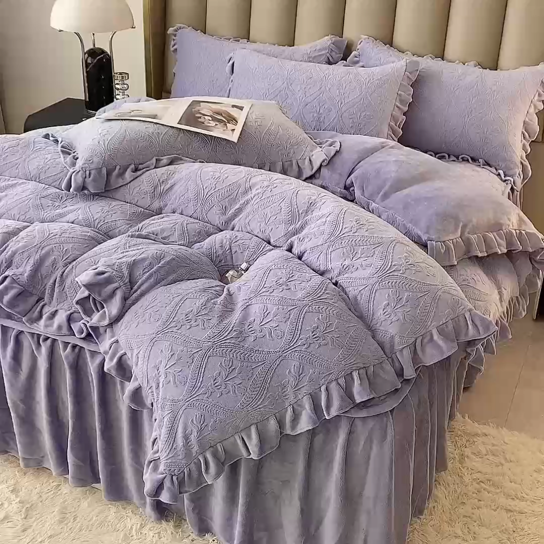 91家纺网 家纺一手货源 找家纺 美伦美焕 2024新款雕花绒床盖四件套（控价238） 大麦-芋紫
