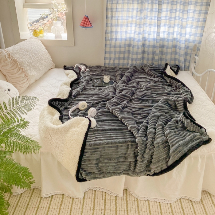 91家纺网 家纺一手货源 找家纺 潮邦 2025秋冬子母抽条羊羔绒球毯 子母抽条球毯-深灰
