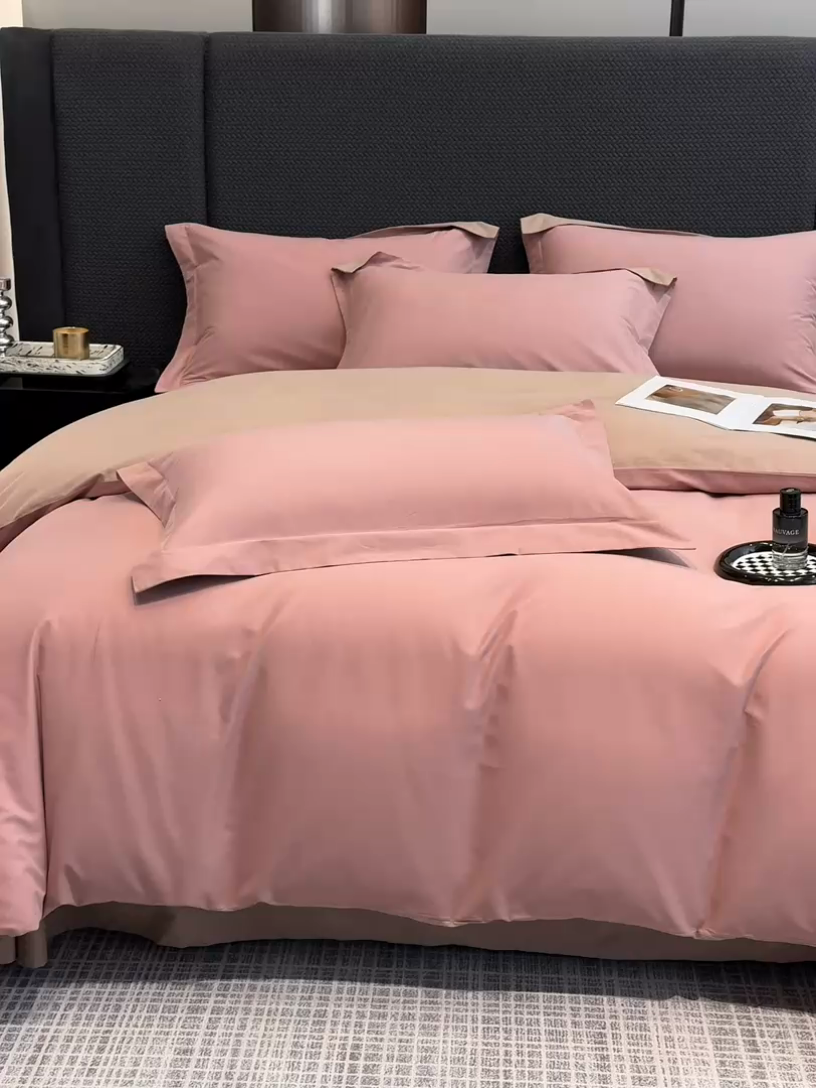 91家纺网 家纺一手货源 找家纺 莱阁亿 2025秋冬新款高支高密全棉纯棉磨毛双拼纯色单被套被套单件 莲红&拿铁