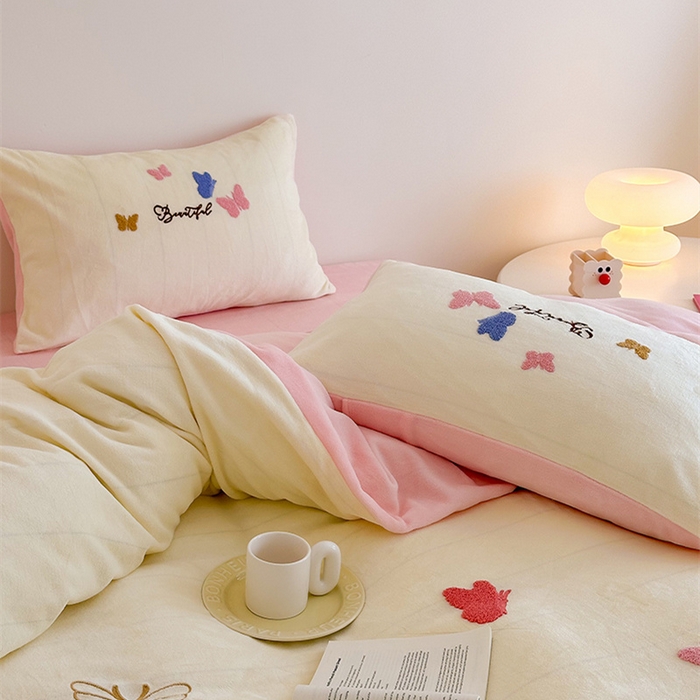 91家纺网 家纺一手货源 找家纺 （总）沐棉 2024新款纯色牛奶绒毛巾绣款四件套