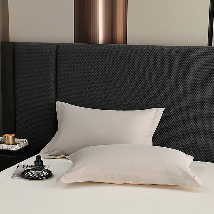 91家纺网 家纺一手货源 找家纺 莱阁亿 2025秋冬新款高支高密全棉纯棉磨毛双拼纯色单枕套 枕套单件 大麦灰&可可棕