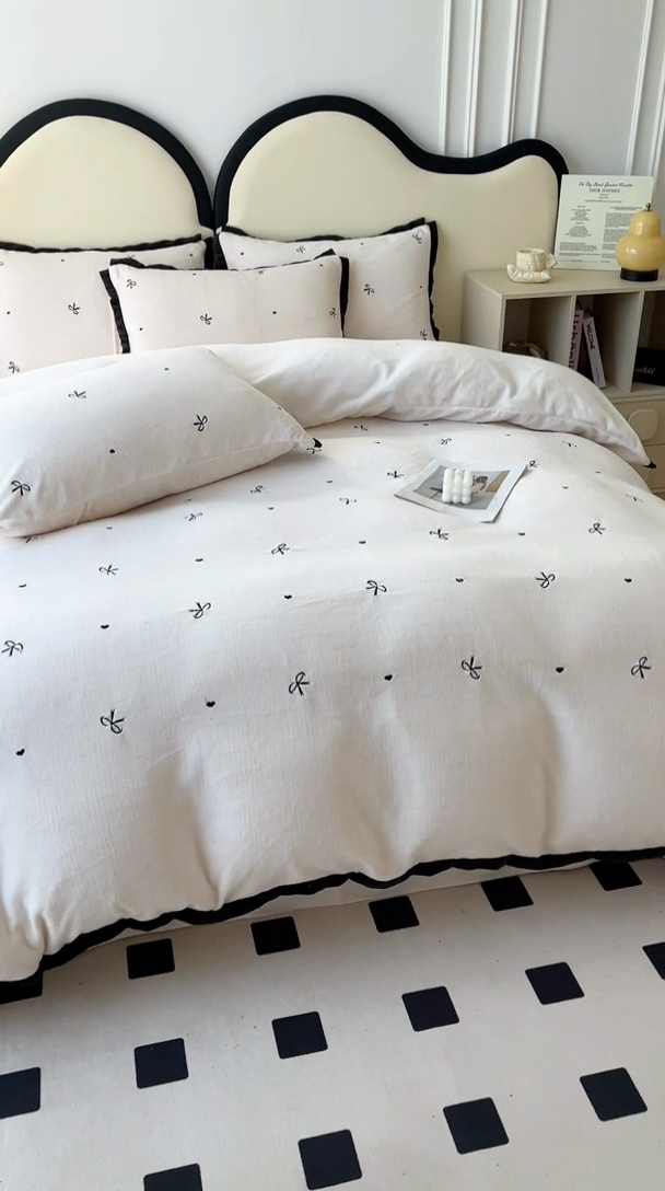 91家纺网 家纺一手货源 找家纺 美梦家纺 2024新款秋冬高克重牛奶绒绣花四件套系列-绒蝴蝶结 绒蝴蝶结-奶昔白