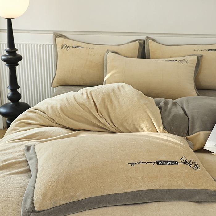 91家纺网 家纺一手货源 找家纺 大渔生活 2025新款牛奶绒刺绣四件套-玫瑰故事 玫瑰故事-卡其