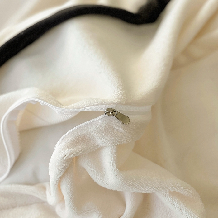 91家纺网 家纺一手货源 找家纺 美梦家纺 2024新款秋冬高克重牛奶绒绣花四件套系列-绒蝴蝶结 绒蝴蝶结-奶昔白