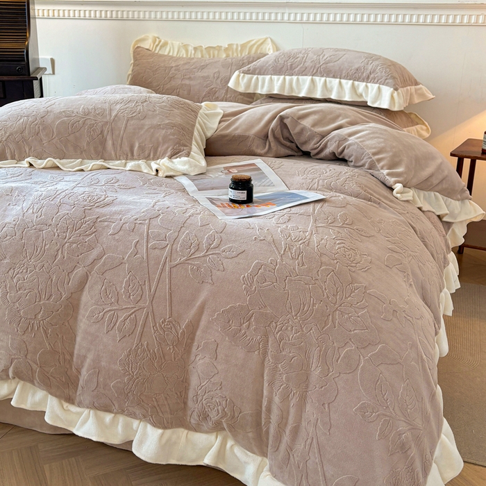 91家纺网 家纺一手货源 找家纺 大境 2024新款维也纳牛奶绒提花四件套维也纳-咖