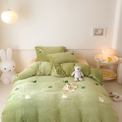 沐棉 2024新款纯色牛奶绒毛巾绣款四件套 快乐圣诞-绿