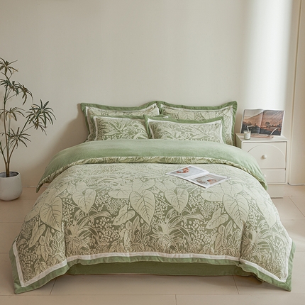 91家纺网 家纺一手货源 找家纺 （总）可恩欣 2025新款牛奶绒雕花宽边双拼色四件套