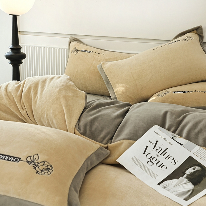 91家纺网 家纺一手货源 找家纺 大渔生活 2025新款牛奶绒刺绣四件套-玫瑰故事 玫瑰故事-卡其