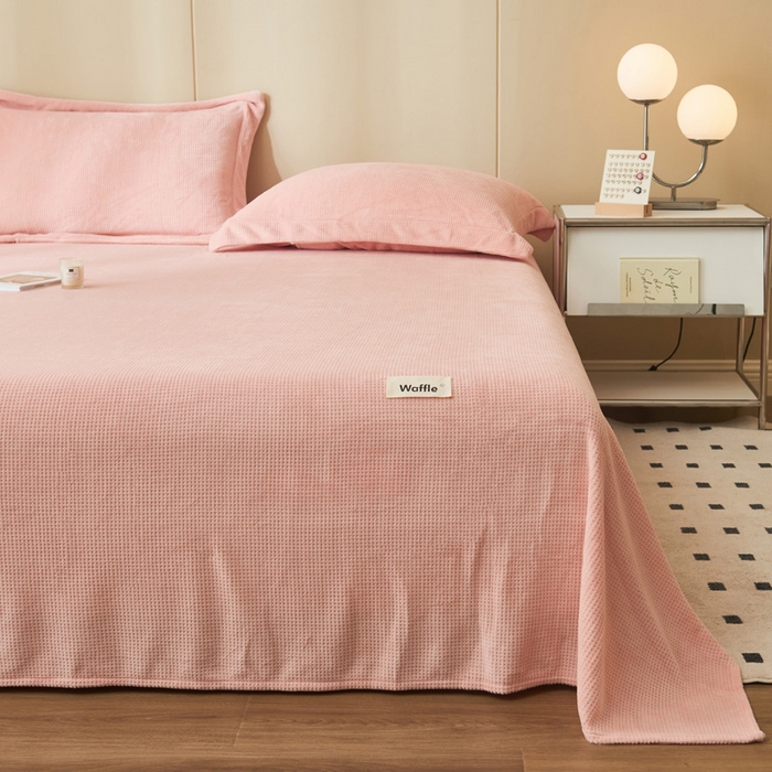 91家纺网 家纺一手货源 找家纺 吾诺家居 2024新款秋冬华夫格牛奶绒单床单系列 浅玉色