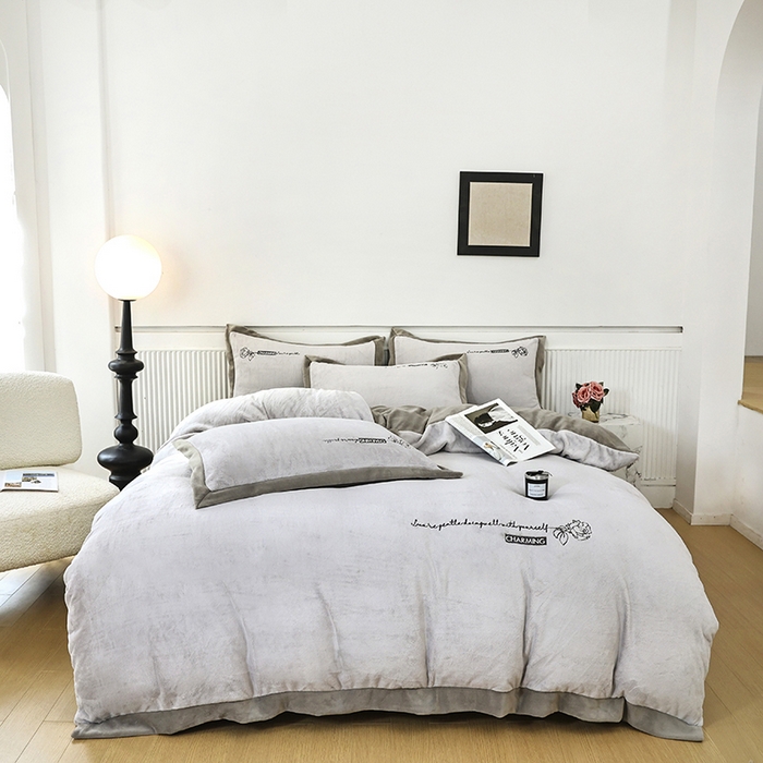 91家纺网 家纺一手货源 找家纺 大渔生活 2025新款牛奶绒刺绣四件套-玫瑰故事 玫瑰故事-灰色