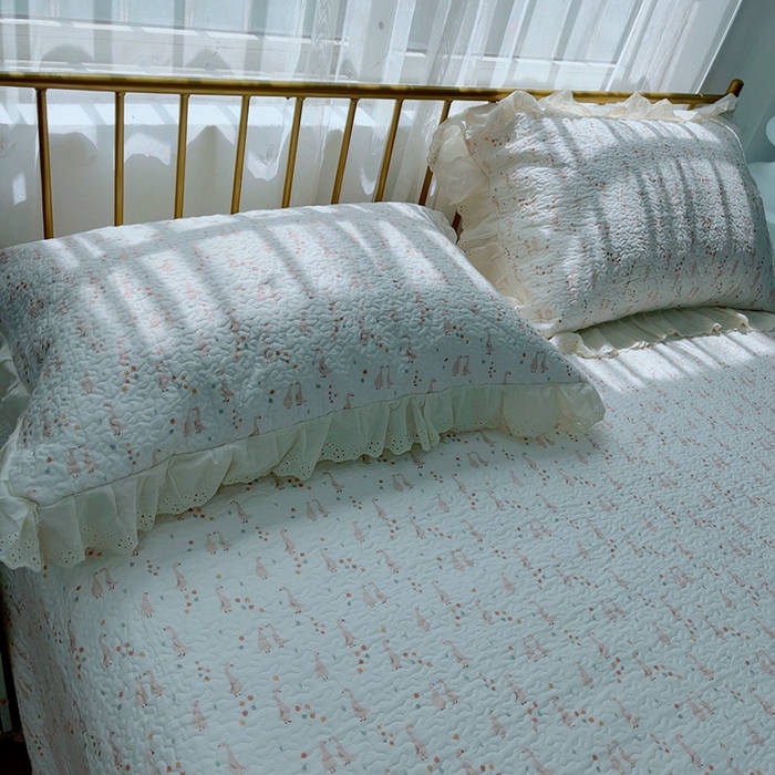 91家纺网 家纺一手货源 找家纺 2024新款亲肤舒适法式床盖三件套 小天鹅