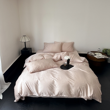 91家纺网 家纺一手货源 找家纺 Mr.pig猪先生水洗棉 2024新款天丝棉提花四件套 丁香燕麦奶