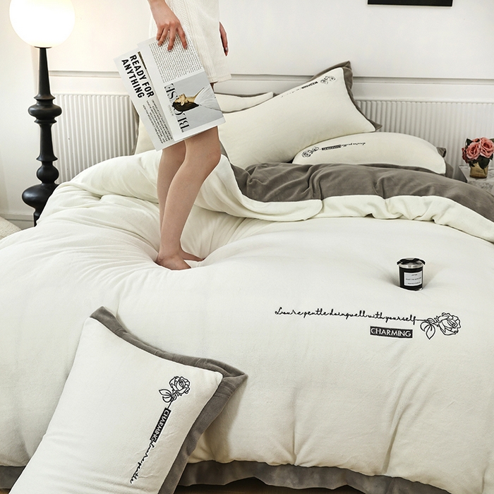 91家纺网 家纺一手货源 找家纺 大渔生活 2025新款牛奶绒刺绣四件套-玫瑰故事 玫瑰故事-白色