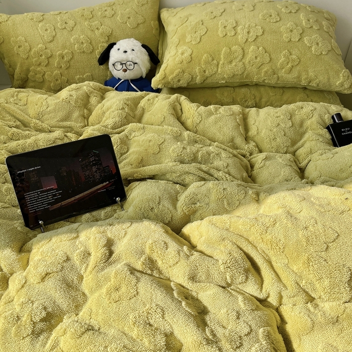 91家纺网 家纺一手货源 找家纺 六巷胡同 2024新款INS博主风云朵花舒棉绒四件套 香草绿