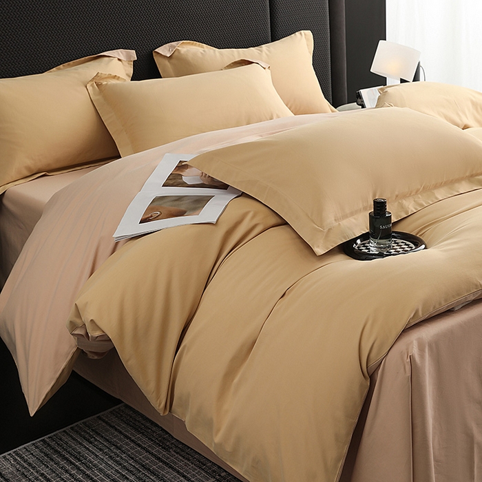 91家纺网 家纺一手货源 找家纺 莱阁亿 2025秋冬新款高支高密全棉纯棉磨毛双拼纯色单被套被套单件 芒果黄&巧克力