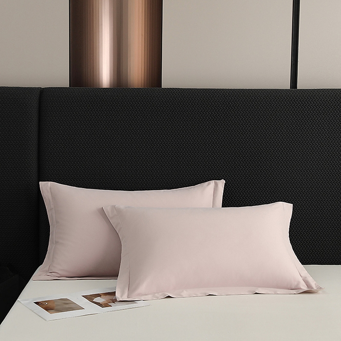 91家纺网 家纺一手货源 找家纺 莱阁亿 2025秋冬新款高支高密全棉纯棉磨毛双拼纯色单枕套 枕套单件 浅玉粉&粉糖