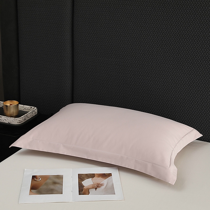 91家纺网 家纺一手货源 找家纺 莱阁亿 2025秋冬新款高支高密全棉纯棉磨毛双拼纯色单枕套 枕套单件 浅玉粉&粉糖