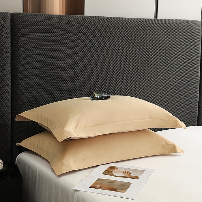 91家纺网 家纺一手货源 找家纺 莱阁亿 2025秋冬新款高支高密全棉纯棉磨毛双拼纯色单枕套 枕套单件 芒果黄&巧克力