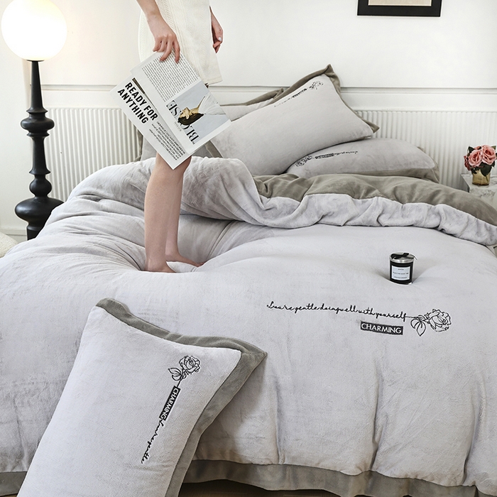 91家纺网 家纺一手货源 找家纺 大渔生活 2025新款牛奶绒刺绣四件套-玫瑰故事 玫瑰故事-灰色