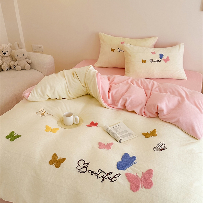 91家纺网 家纺一手货源 找家纺 （总）沐棉 2024新款纯色牛奶绒毛巾绣款四件套