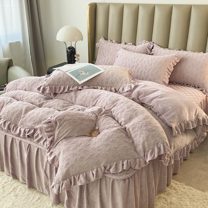 91家纺网 家纺一手货源 找家纺 美伦美焕 2024新款雕花绒床盖四件套（控价238） 大麦-芋紫