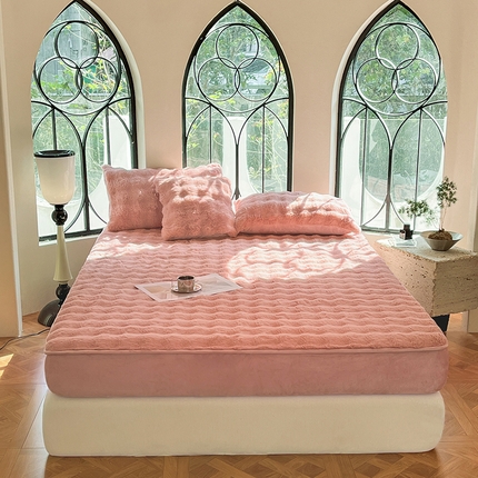 91家纺网 家纺一手货源 找家纺 （总）可恩欣 2025新款托斯卡纳兔毛绒牛奶绒床笠床罩床垫套【跨境供货】可真空压缩