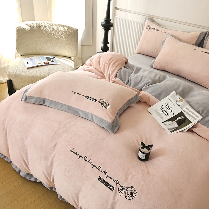 91家纺网 家纺一手货源 找家纺 大渔生活 2025新款牛奶绒刺绣四件套-玫瑰故事 玫瑰故事-玉色