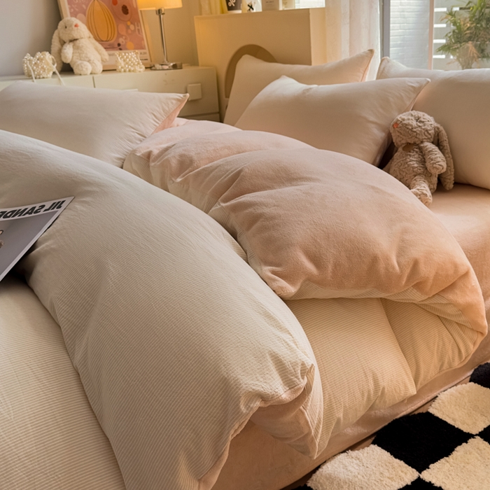 91家纺网 家纺一手货源 找家纺 2024最新款无印良品风双拼全棉色织水洗棉加牛奶绒单品被套简约风全棉拼牛奶绒被套 棉+绒-米密条