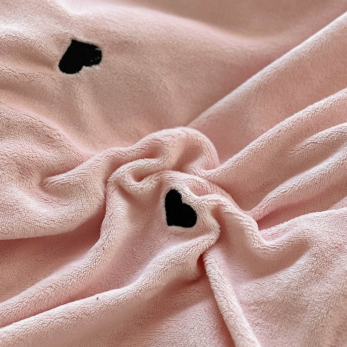 91家纺网 家纺一手货源 找家纺 美梦家纺 2024新款秋冬高克重牛奶绒绣花四件套系列-绒蝴蝶结 绒爱心-粉玉